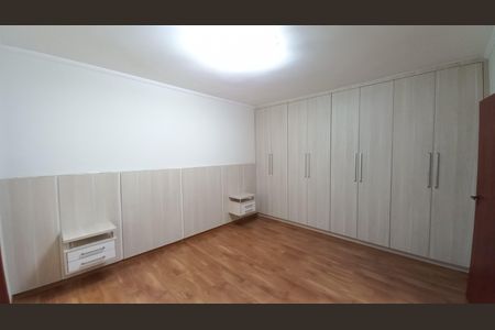 Casa à venda com 352m², 4 quartos e 4 vagasSuíte