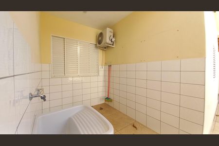 Casa à venda com 352m², 4 quartos e 4 vagasÁrea de Serviço