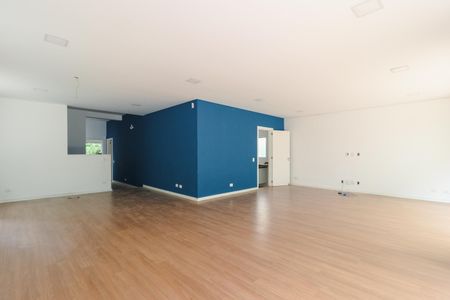 Casa de condomínio à venda com 300m², 4 quartos e 2 vagas Casa de condomínio à venda com 300m², 4 quartos e 2 vagasSala