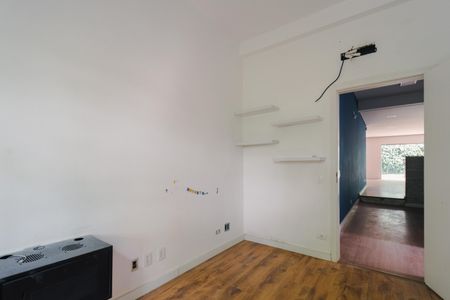 Casa de condomínio à venda com 300m², 4 quartos e 2 vagas Casa de condomínio à venda com 300m², 4 quartos e 2 vagasEscritório