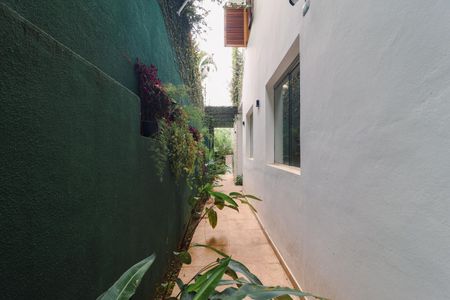 Casa de condomínio à venda com 300m², 4 quartos e 2 vagas Casa de condomínio à venda com 300m², 4 quartos e 2 vagasÁrea externa