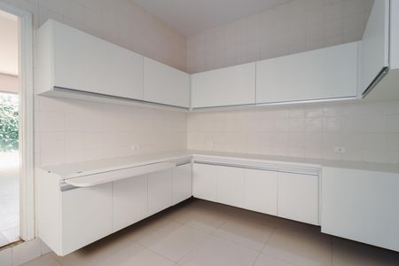 Casa de condomínio à venda com 300m², 4 quartos e 2 vagas Casa de condomínio à venda com 300m², 4 quartos e 2 vagasCozinha