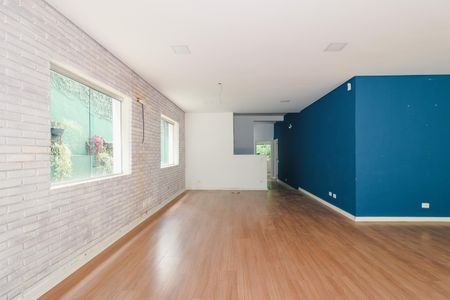 Casa de condomínio à venda com 300m², 4 quartos e 2 vagas Casa de condomínio à venda com 300m², 4 quartos e 2 vagasSala