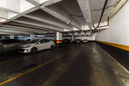 Apartamento à venda com 139m², 3 quartos e 3 vagas Apartamento à venda com 139m², 3 quartos e 3 vagasEstacionamento