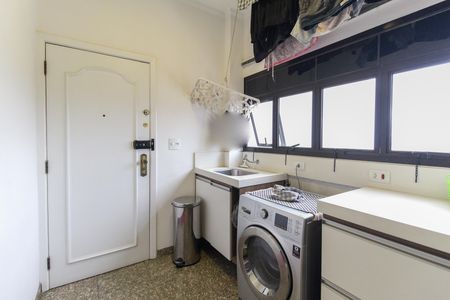 Apartamento à venda com 139m², 3 quartos e 3 vagas Apartamento à venda com 139m², 3 quartos e 3 vagasÁrea de Serviço