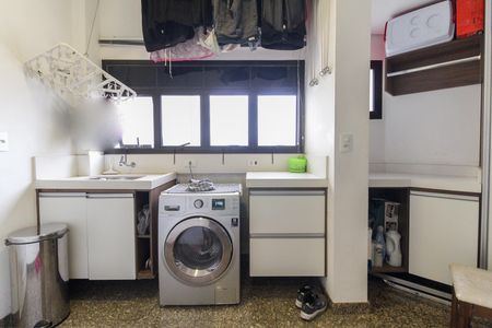 Apartamento à venda com 139m², 3 quartos e 3 vagas Apartamento à venda com 139m², 3 quartos e 3 vagasÁrea de Serviço