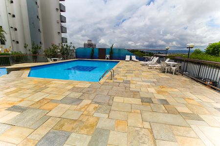 Apartamento à venda com 139m², 3 quartos e 3 vagas Apartamento à venda com 139m², 3 quartos e 3 vagasPiscina