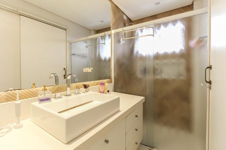 Apartamento à venda com 139m², 3 quartos e 3 vagas Apartamento à venda com 139m², 3 quartos e 3 vagasBanheiro da Suíte