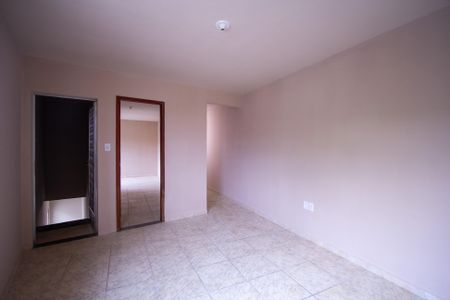 Sala de casa para alugar com 2 quartos, 70m² em Porto da Pedra, São Gonçalo