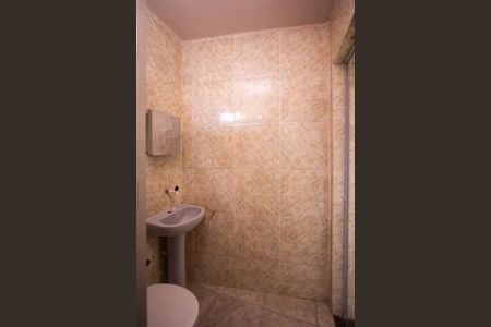 Casa para alugar com 70m², 2 quartos e sem vaga Casa para alugar com 70m², 2 quartos e sem vagaBanheiro Social