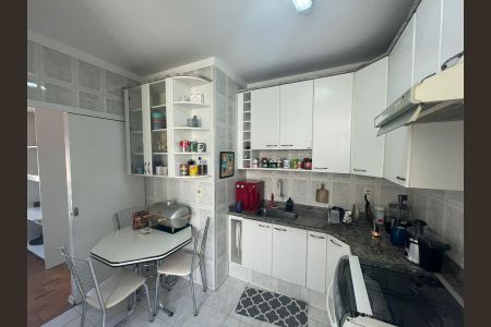 Apartamento à venda com 72m², 2 quartos e 1 vagaCozinha