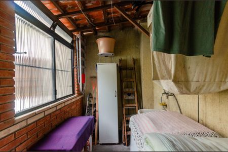 Casa à venda com 100m², 2 quartos e 3 vagas Casa à venda com 100m², 2 quartos e 3 vagasÁrea de Serviço