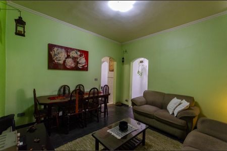 Casa à venda com 100m², 2 quartos e 3 vagas Casa à venda com 100m², 2 quartos e 3 vagasSala