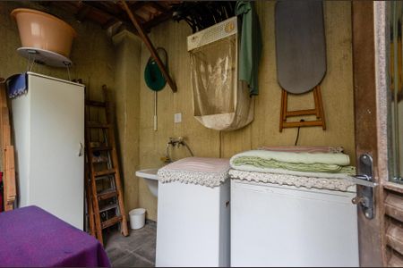 Casa à venda com 100m², 2 quartos e 3 vagas Casa à venda com 100m², 2 quartos e 3 vagasÁrea de Serviço