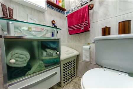 Casa à venda com 100m², 2 quartos e 3 vagas Casa à venda com 100m², 2 quartos e 3 vagasBanheiro da Suíte 1