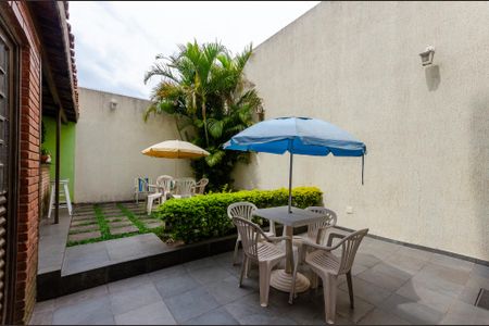 Casa à venda com 100m², 2 quartos e 3 vagas Casa à venda com 100m², 2 quartos e 3 vagasChurrasqueira