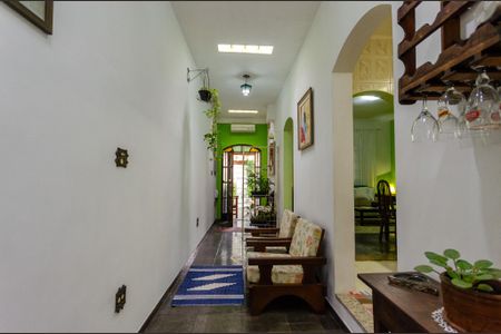 Casa à venda com 100m², 2 quartos e 3 vagas Casa à venda com 100m², 2 quartos e 3 vagasEntrada