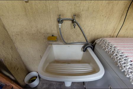 Casa à venda com 100m², 2 quartos e 3 vagas Casa à venda com 100m², 2 quartos e 3 vagasÁrea de Serviço