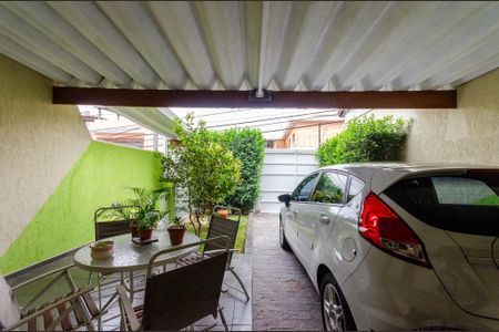 Casa à venda com 100m², 2 quartos e 3 vagas Casa à venda com 100m², 2 quartos e 3 vagasGaragem