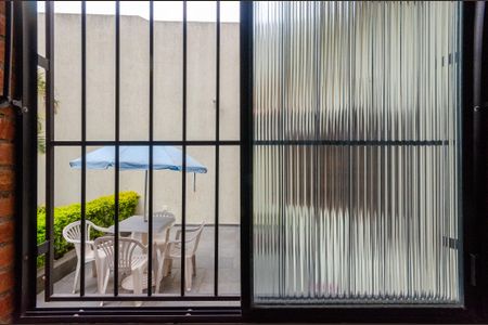 Casa à venda com 100m², 2 quartos e 3 vagas Casa à venda com 100m², 2 quartos e 3 vagasVista da Área de Serviço