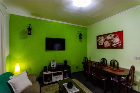 Casa à venda com 100m², 2 quartos e 3 vagas Casa à venda com 100m², 2 quartos e 3 vagasSala