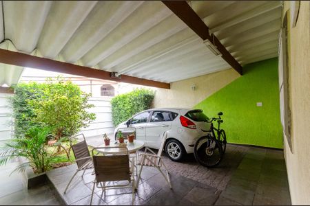 Casa à venda com 100m², 2 quartos e 3 vagas Casa à venda com 100m², 2 quartos e 3 vagasGaragem