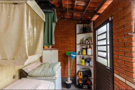 Casa à venda com 100m², 2 quartos e 3 vagas Casa à venda com 100m², 2 quartos e 3 vagasÁrea de Serviço