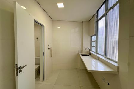 Apartamento à venda com 130m², 3 quartos e sem vagaÁrea de Serviço