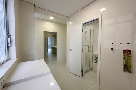 Apartamento à venda com 130m², 3 quartos e sem vagaÁrea de Serviço