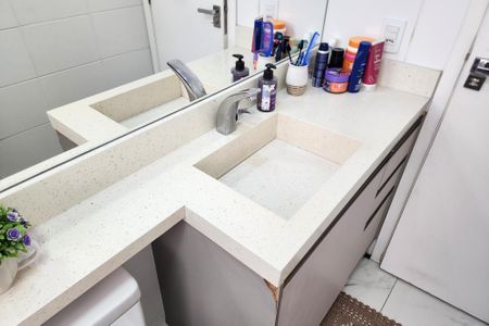 Apartamento à venda com 46m², 2 quartos e 1 vagaBanheiro 