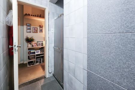 Apartamento à venda com 175m², 3 quartos e sem vagaBanheiro 2