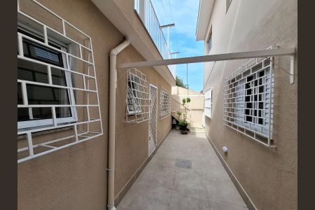 Casa à venda com 200m², 4 quartos e 2 vagasCorredor