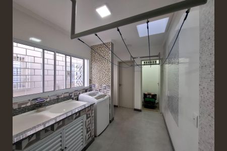 Casa à venda com 200m², 4 quartos e 2 vagasLavanderia