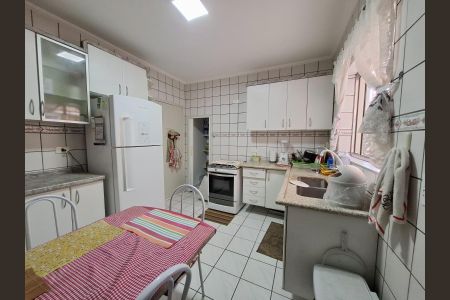 Cozinha de casa à venda com 4 quartos, 200m² em Jardim Luanda, São Paulo