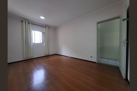 Casa à venda com 200m², 4 quartos e 2 vagasQuarto
