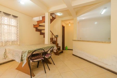Sala de casa à venda com 4 quartos, 175m² em Ipanema, Porto Alegre