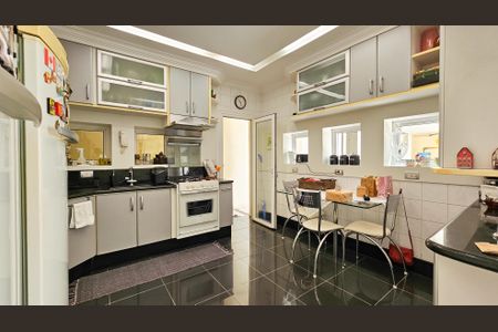 Casa à venda com 297m², 4 quartos e 2 vagasCozinha