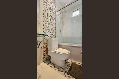 Casa à venda com 297m², 4 quartos e 2 vagasBanheiro 2