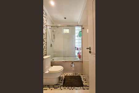 Casa à venda com 297m², 4 quartos e 2 vagasBanheiro 2