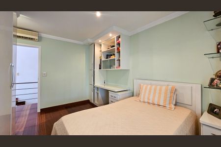 Casa à venda com 297m², 4 quartos e 2 vagasQuarto 4