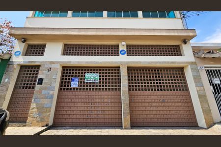 Casa à venda com 297m², 4 quartos e 2 vagasFachada