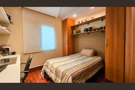 Casa à venda com 297m², 4 quartos e 2 vagasQuarto 3