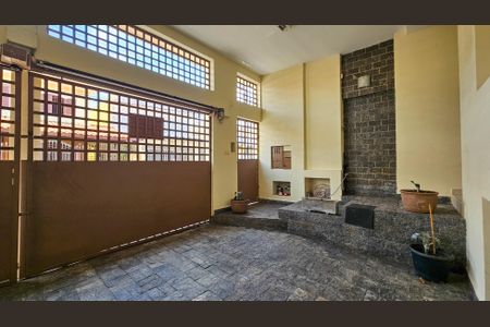 Casa à venda com 297m², 4 quartos e 2 vagasGaragem