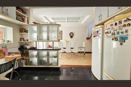 Casa à venda com 297m², 4 quartos e 2 vagasCozinha