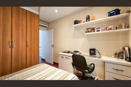 Casa à venda com 297m², 4 quartos e 2 vagasQuarto 3