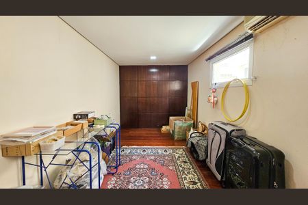 Casa à venda com 297m², 4 quartos e 2 vagasQuarto 1