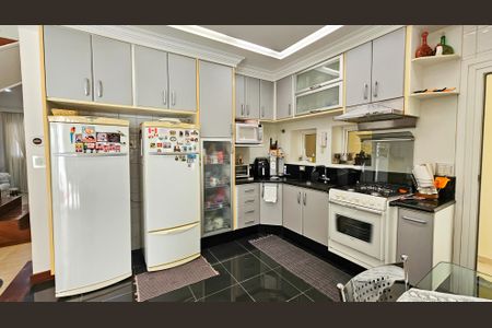 Casa à venda com 297m², 4 quartos e 2 vagasCozinha