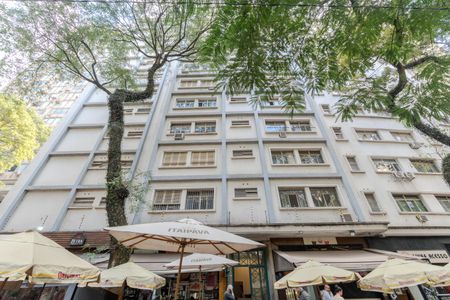 Apartamento para alugar com 64m², 2 quartos e sem vagaFachada