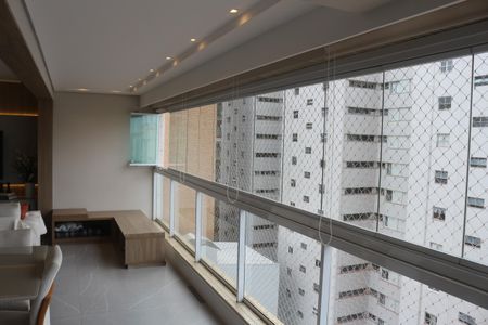 Apartamento à venda com 113m², 3 quartos e 3 vagasVaranda