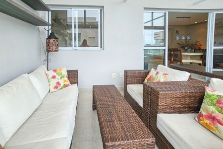 Apartamento para alugar com 133m², 3 quartos e 3 vagas Apartamento para alugar com 133m², 3 quartos e 3 vagasVaranda